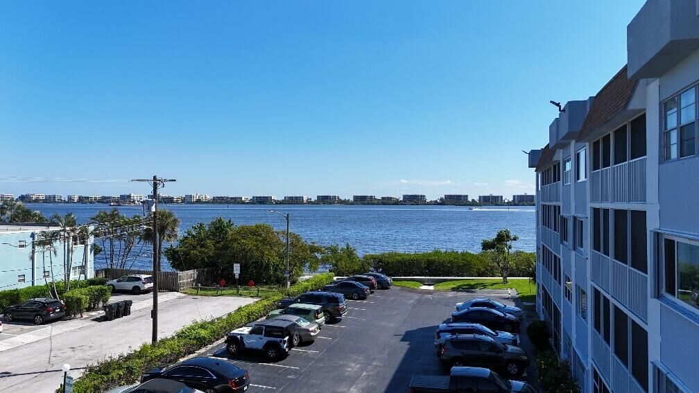 Property Photo:  1502 S Lakeside Drive #419  FL 33460 