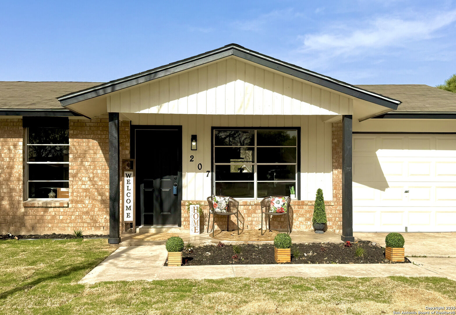 Property Photo: 207 Brenda TX 78109