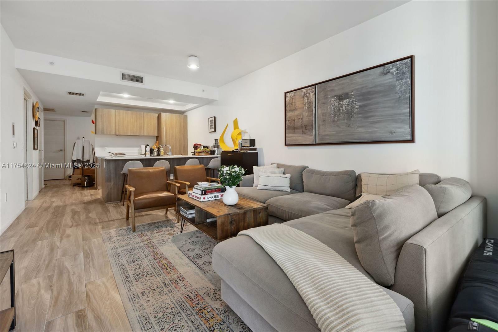 Property Photo: 801 S Miami Ave 2007 FL 33130