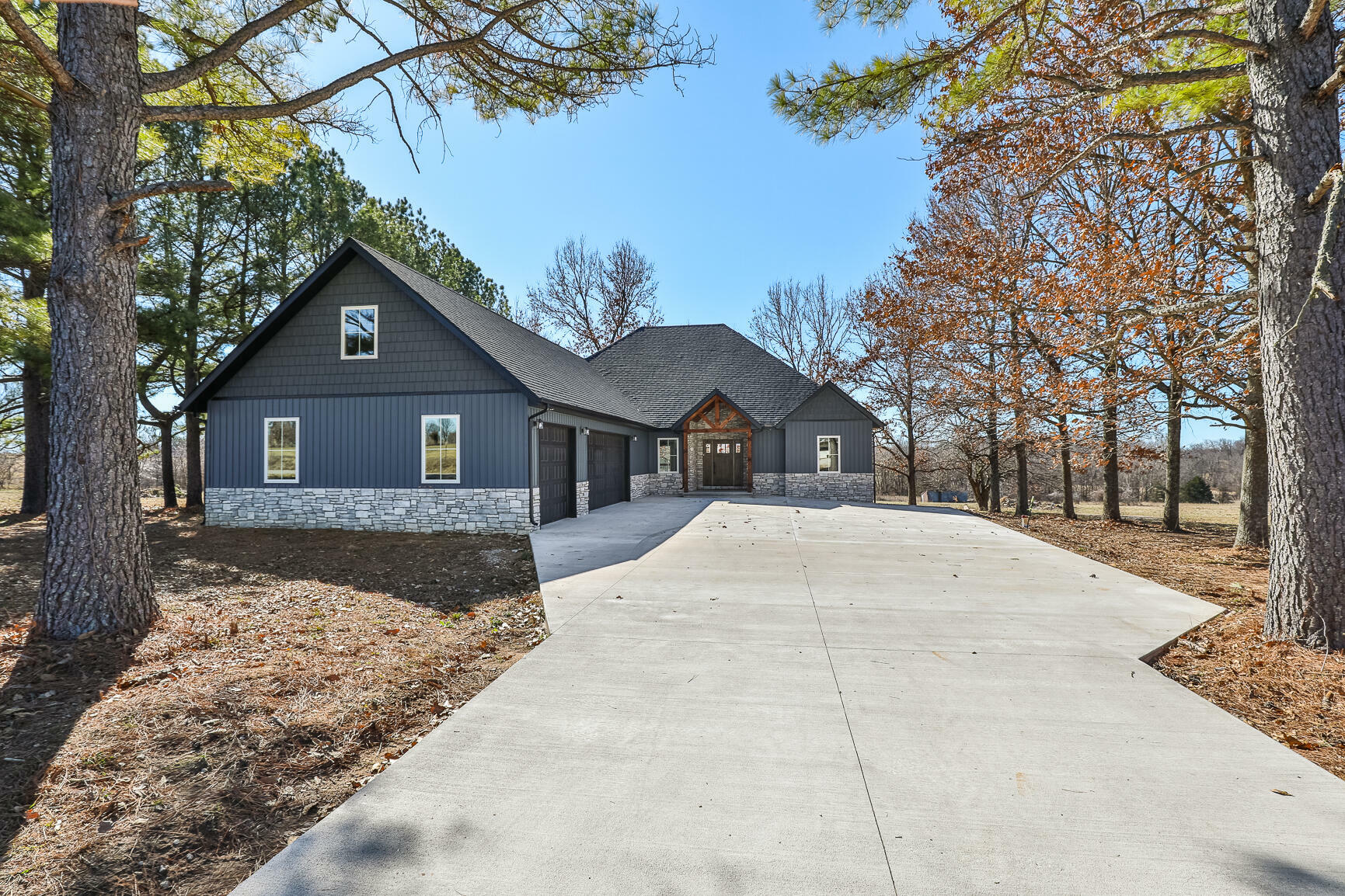 Property Photo: 1540 E 455th Road MO 65613