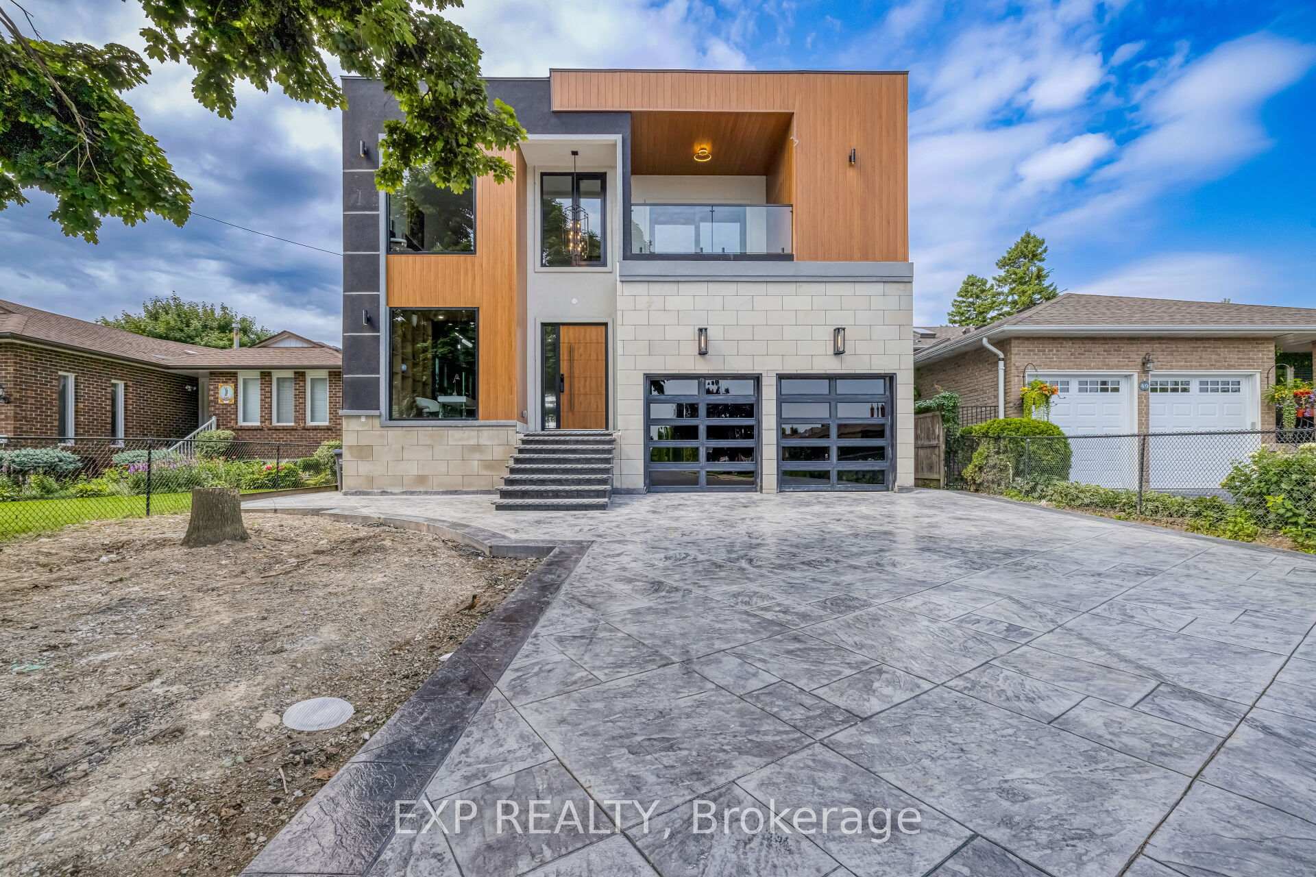 Property Photo: 47 Moore St N ON L6X 1V2