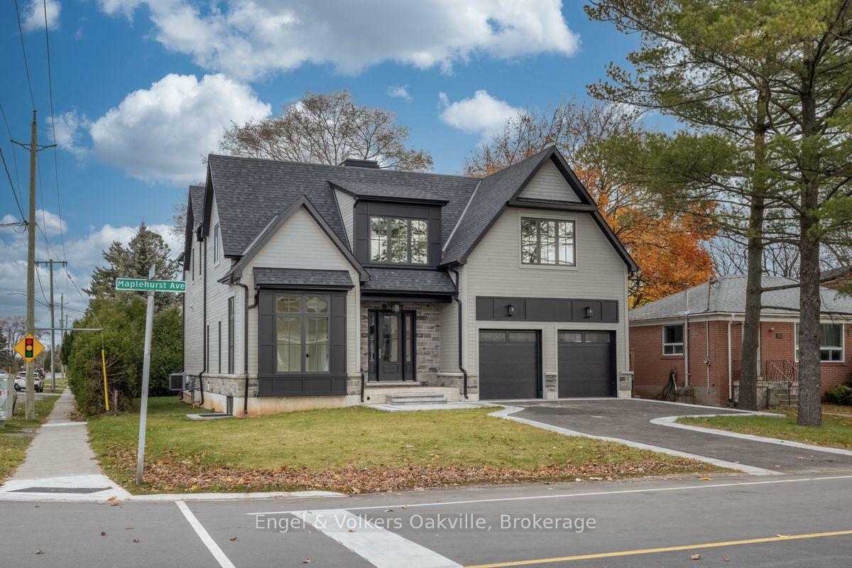 Photo de la propriété: 601 Maplehurst Avenue ON L6L 4Y8
