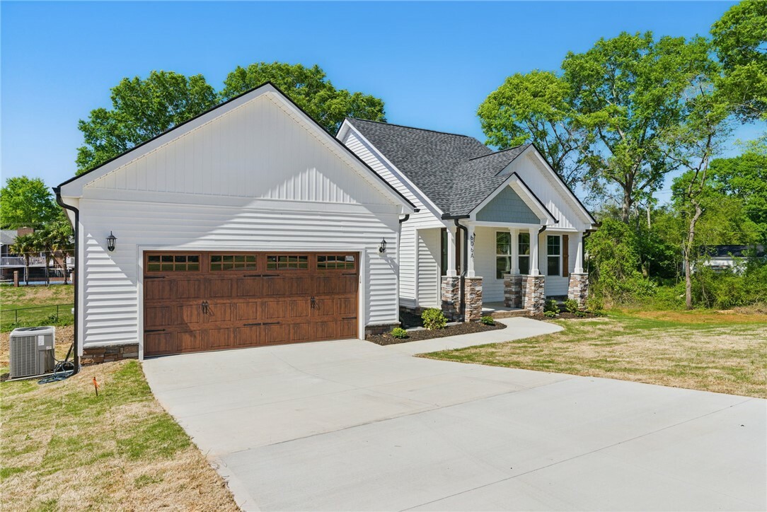 Property Photo: 606A Parkwood Drive SC 29625