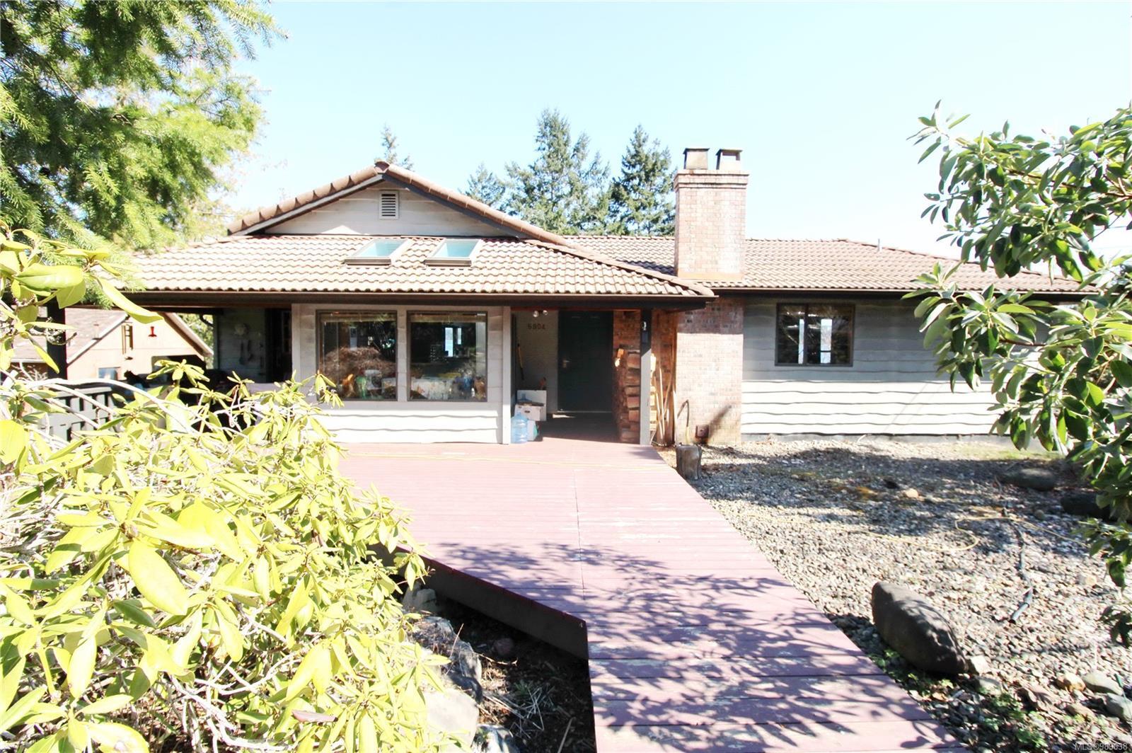 Property Photo: 5904 Garvin Rd BC V0R 3B0