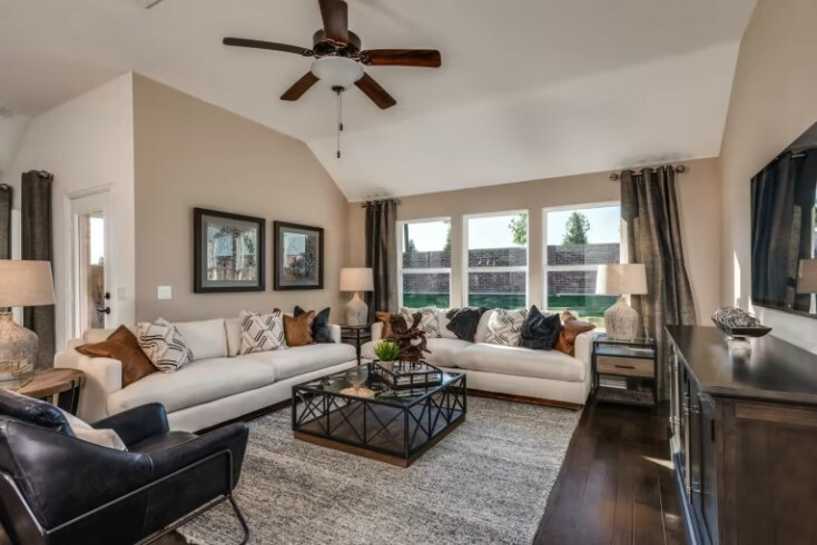 Property Photo: 125 Muddy Creek Way TX 78640