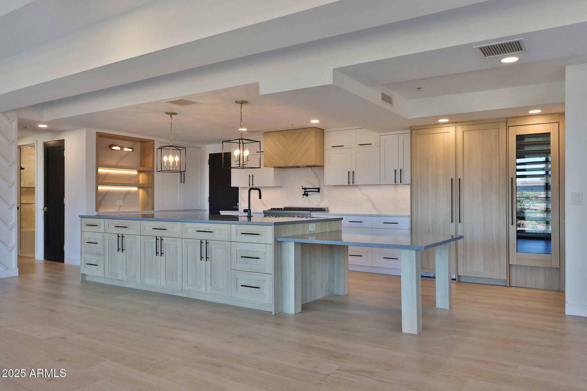 Property Photo: 7161 E Rancho Vista Drive 6009 AZ 85251