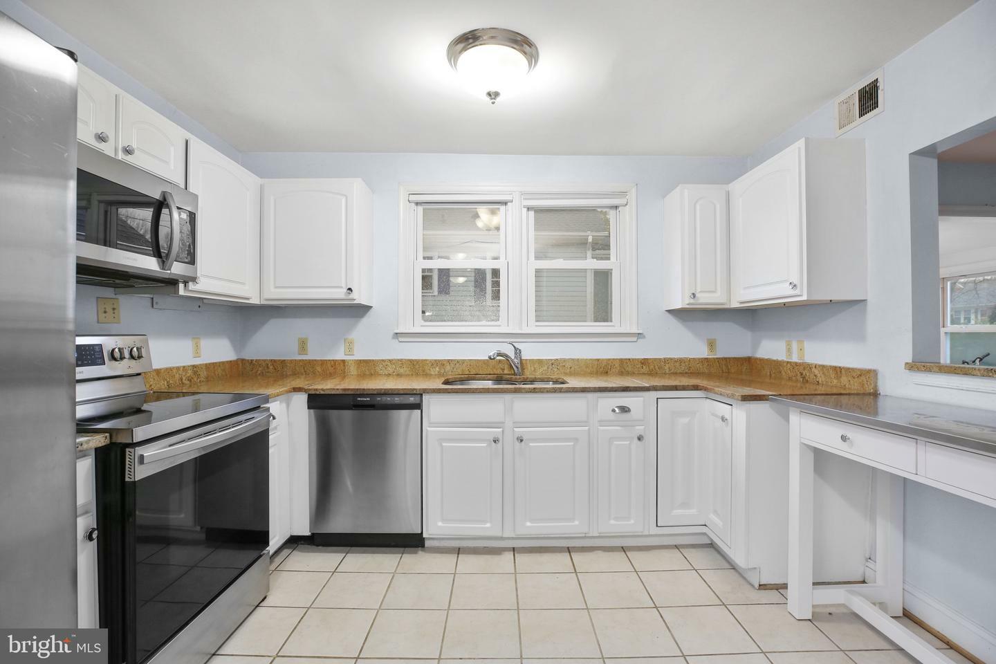 Property Photo:  1235 Dandridge Street  VA 22401 