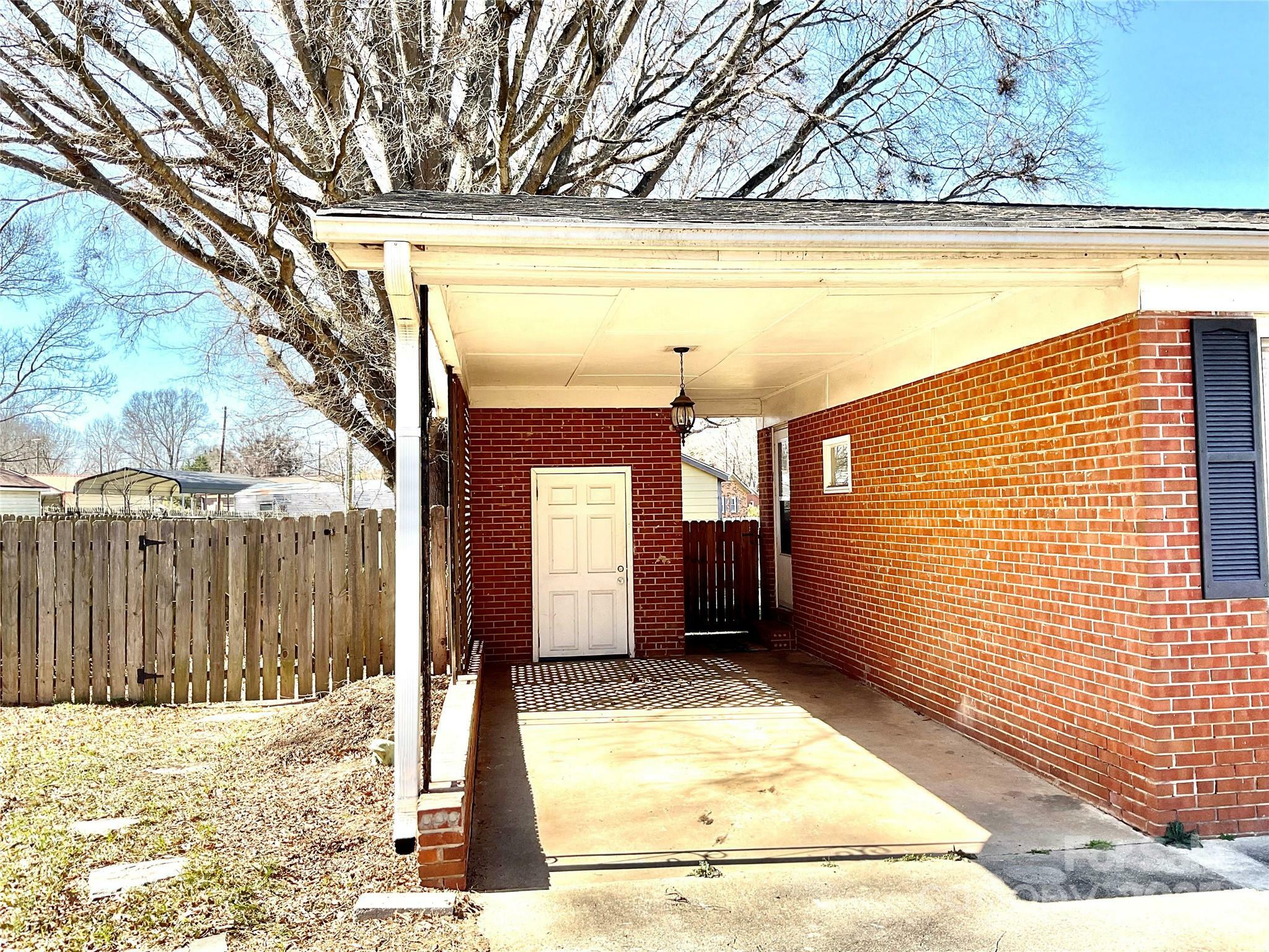 Property Photo:  911 Union Terrace  NC 28056 