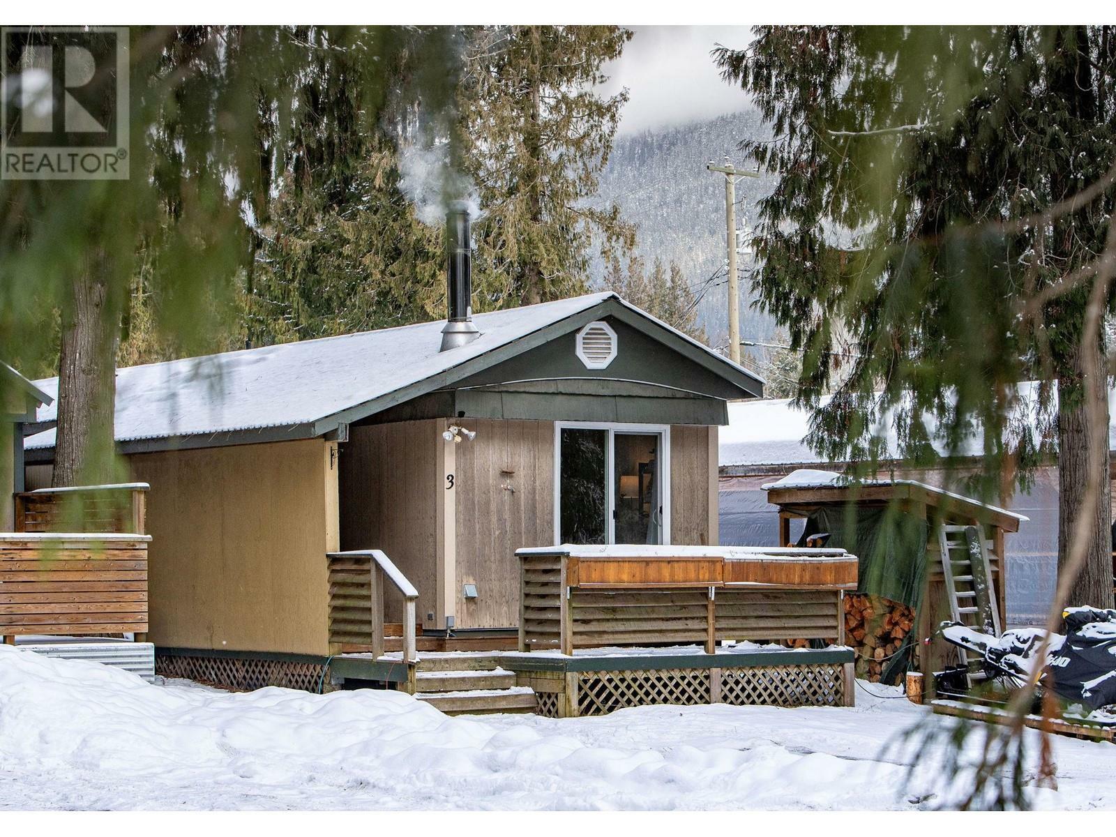 Property Photo: 1079 Lundell Road 3 BC V0E 2S0