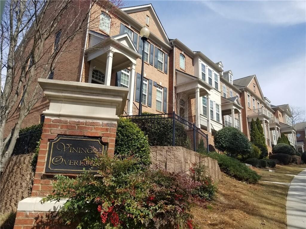 Property Photo: 2823 Mount Wilkinson Parkway SE 14 GA 30339