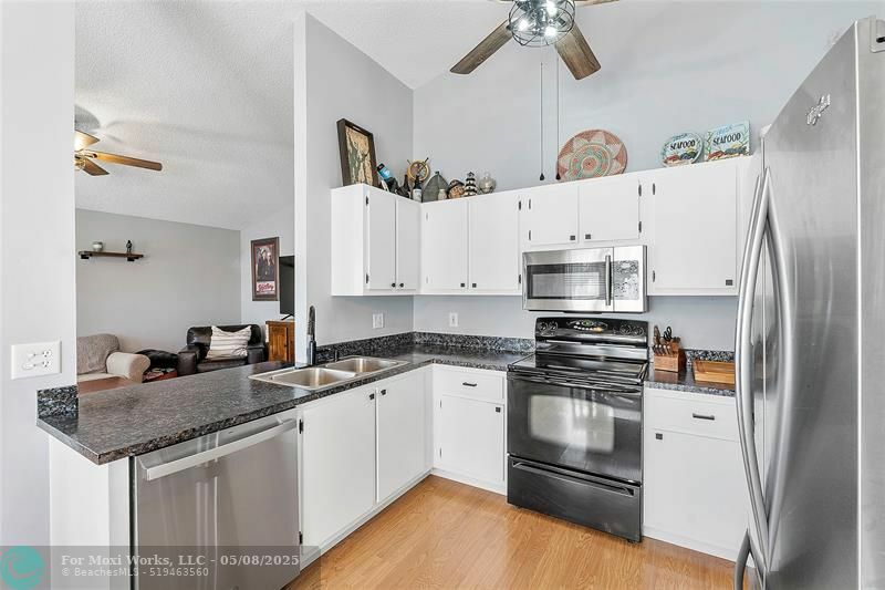 Property Photo: 831 SW 135th Way FL 33325