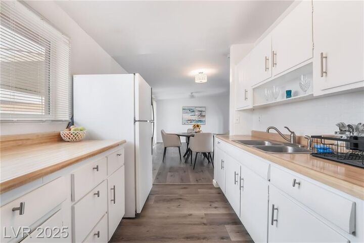 5272 Blanton Drive  Las Vegas NV 89122 photo