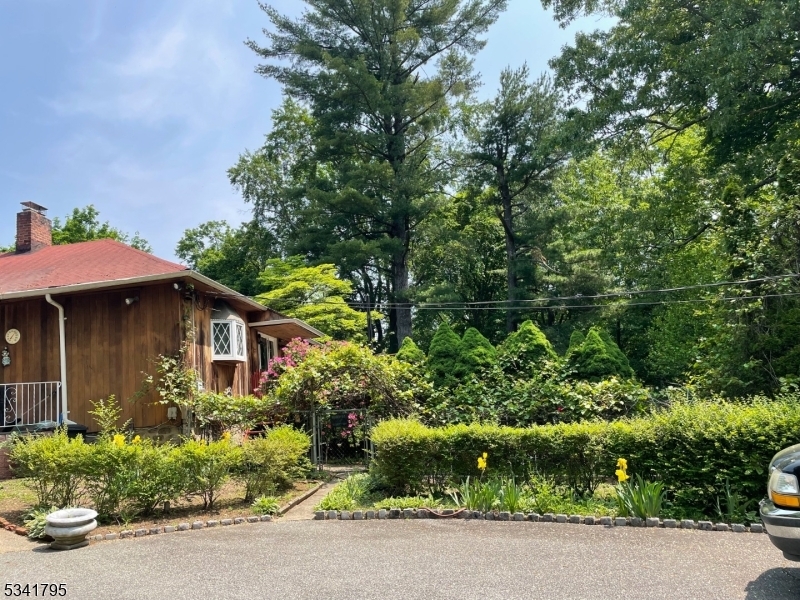Property Photo: 951 N Beverwyck Rd NJ 07005