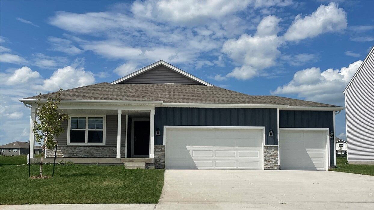 Property Photo: 1012 NE 12th Street IA 50111