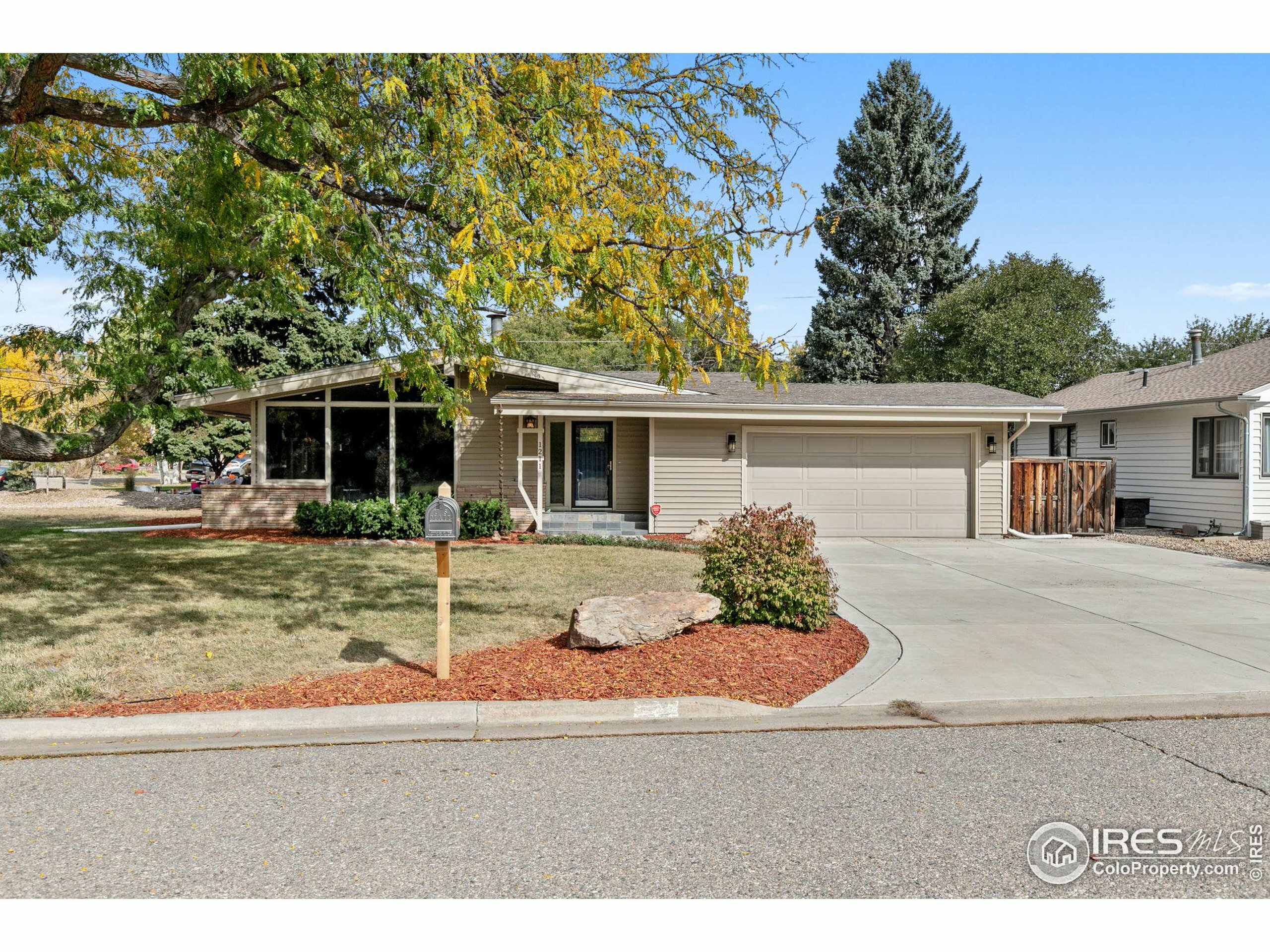 Property Photo: 1211 Loch Mount Dr CO 80537