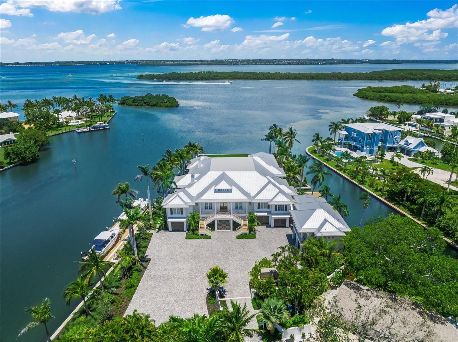 Property Photo:  612 Juan Anasco Drive  FL 34228 