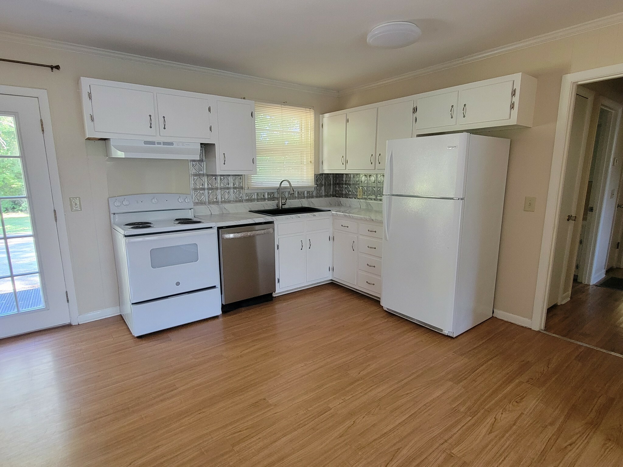 Property Photo: 350 Ladybird Dr TN 37217