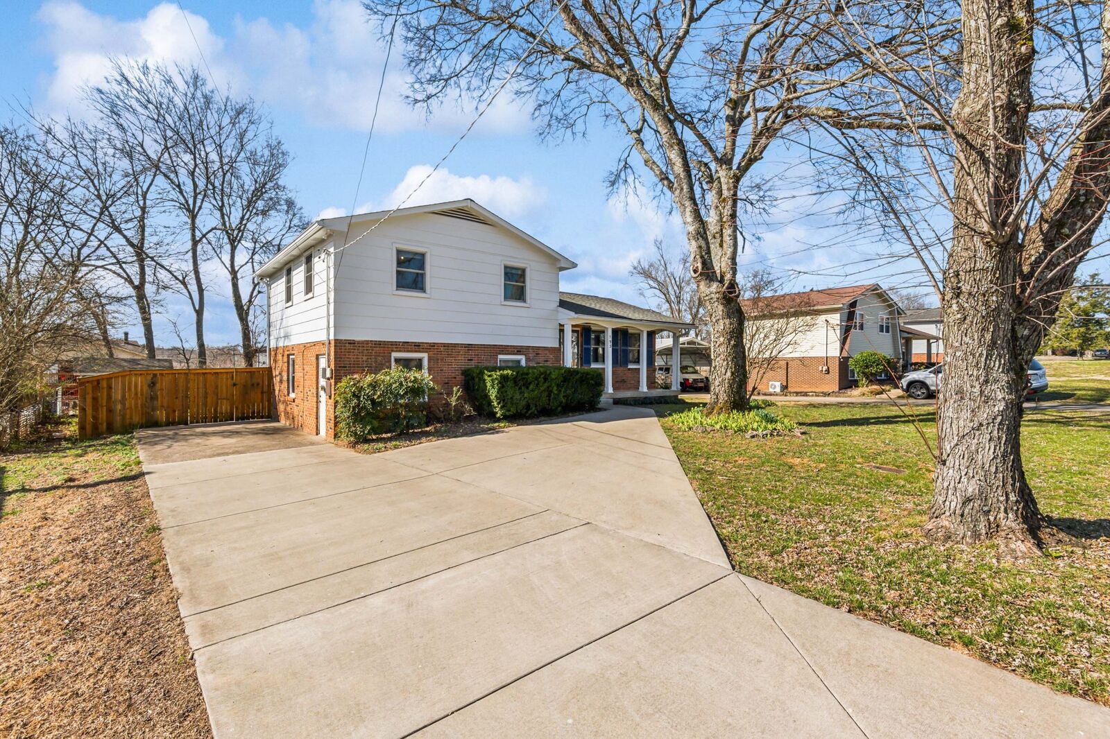 Property Photo:  193 Delvin Dr  TN 37013 