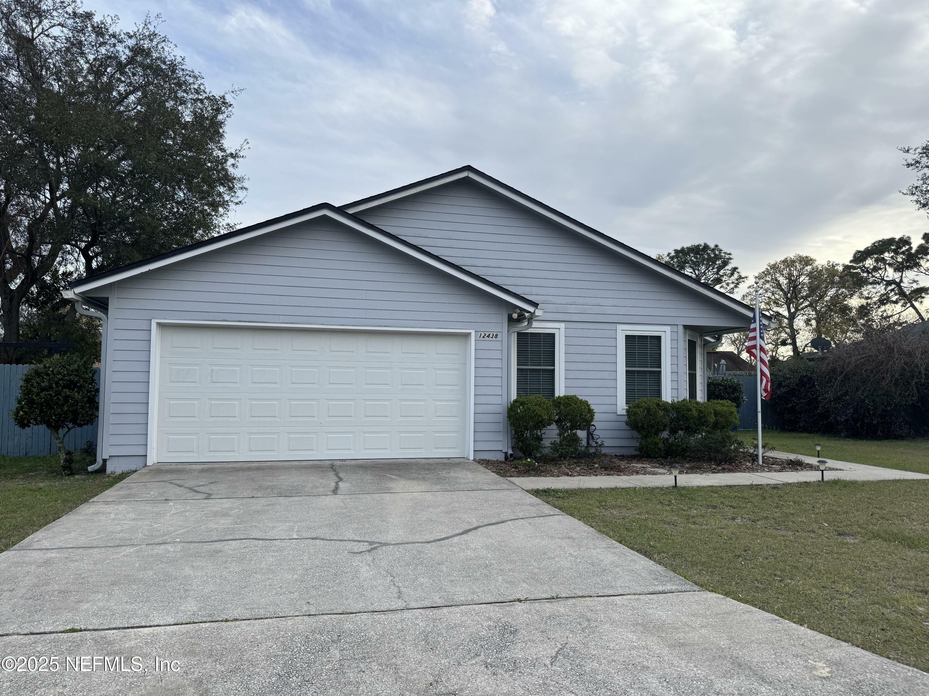 Property Photo:  12438 Safeshelter Drive S  FL 32225 