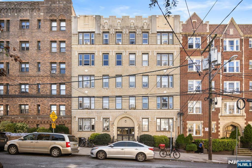 Property Photo:  137 Kensington Avenue 405  NJ 07304 