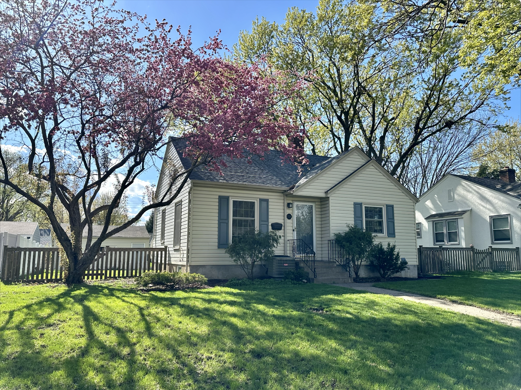 Property Photo:  3228 Florida Avenue S  MN 55426 