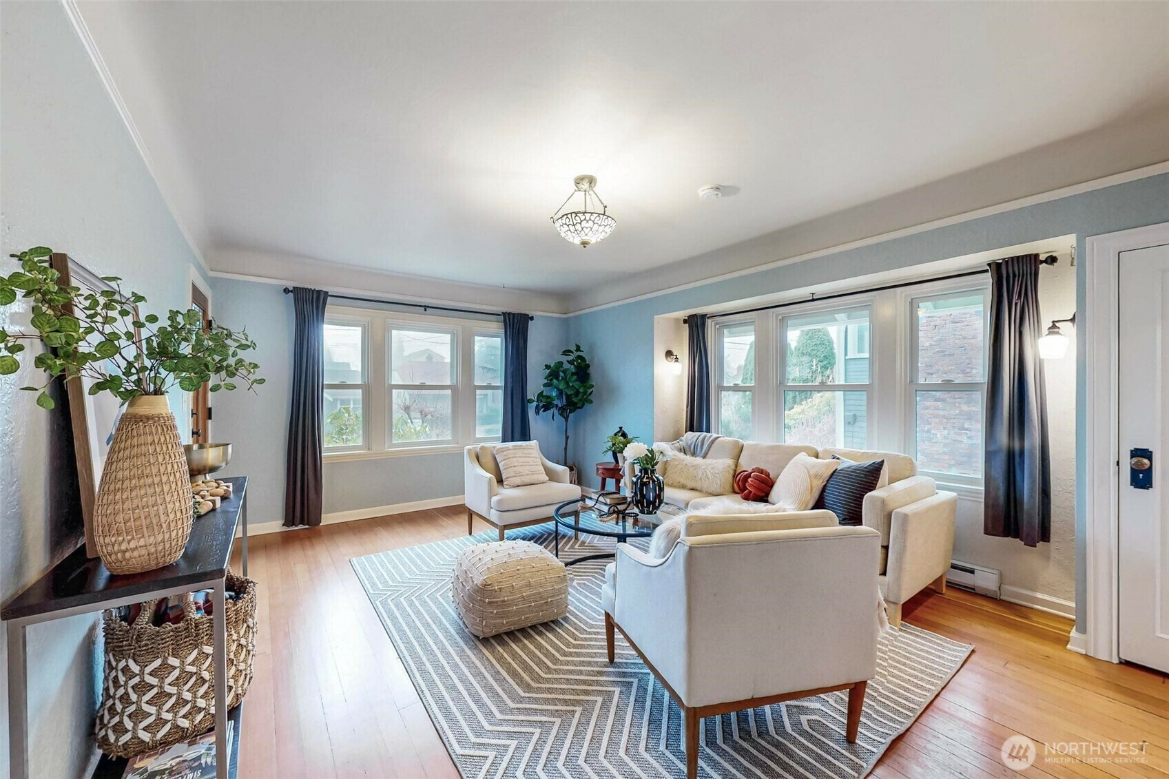 Property Photo: 3427 40th Avenue SW WA 98116