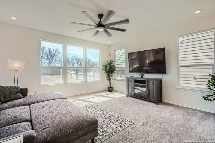 Property Photo: 9422 Braman Point TX 78109