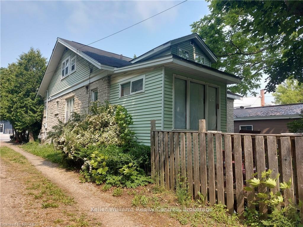Property Photo: 513 Berford Street ON N0H 2T0
