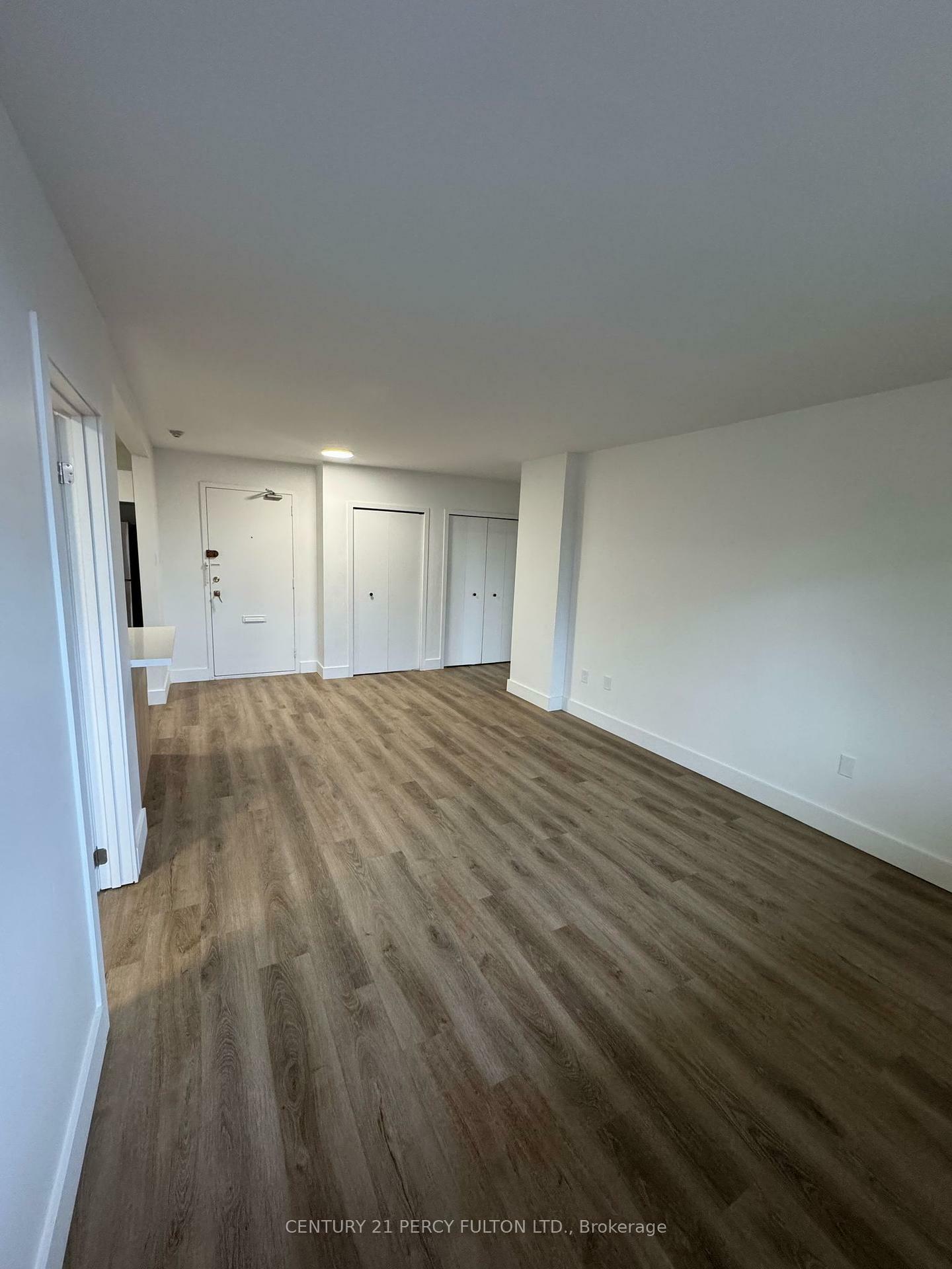 Photo de la propriété: 2 Park Vista Drive 409 ON M4B 1A1