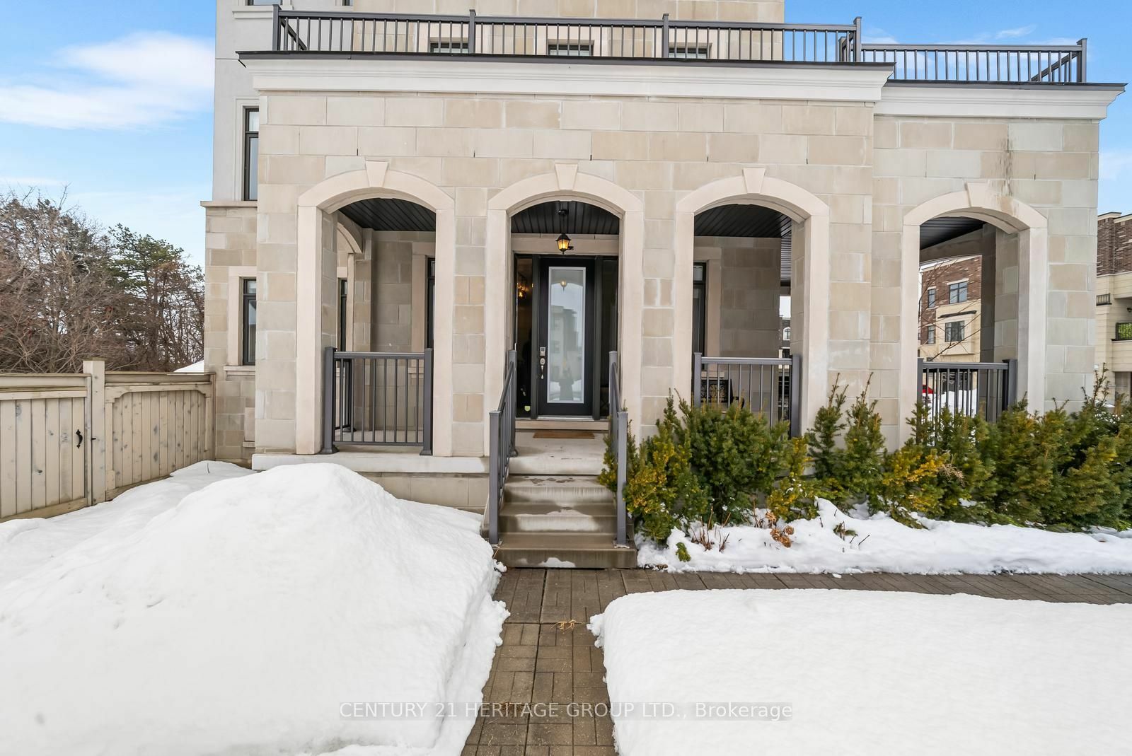 Photo de la propriété:  210 Arianna Cres  ON L6A 4Z9 