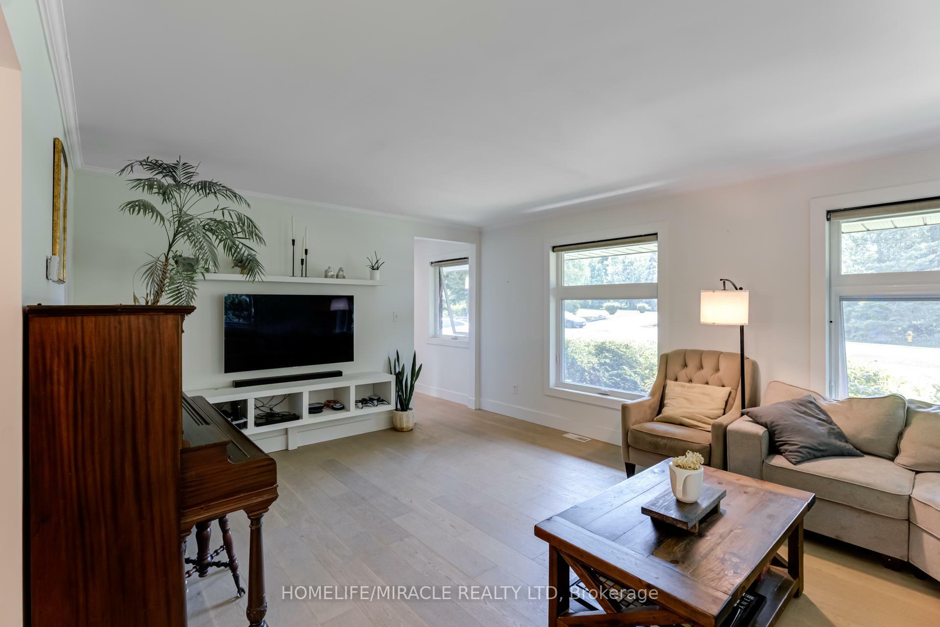 Photo de la propriété: 71 Nicholson Cres ON L9X 0G9