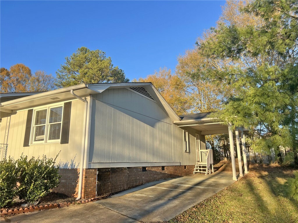 Property Photo:  217 Amanda Drive  SC 29630 