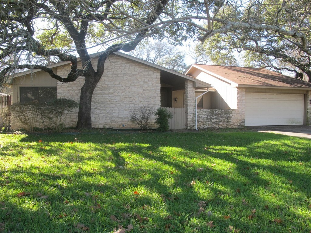 Property Photo:  11508 Queens Way  TX 78759 