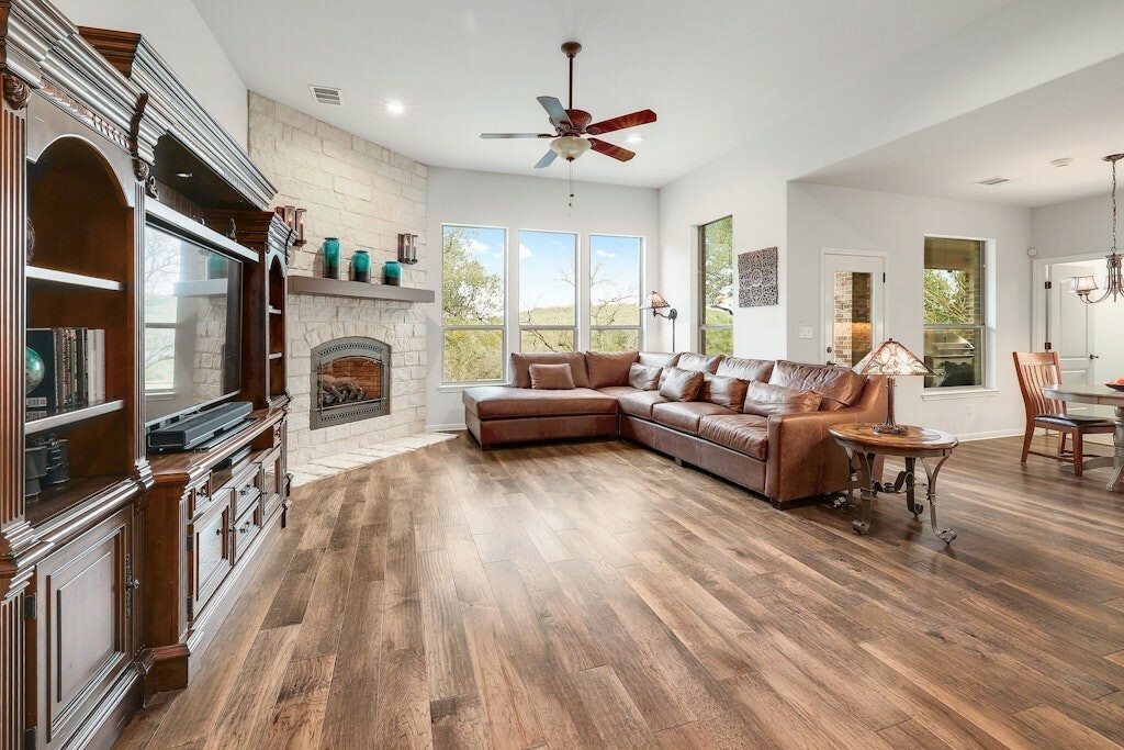 Property Photo: 11708 Palisades Parkway TX 78732
