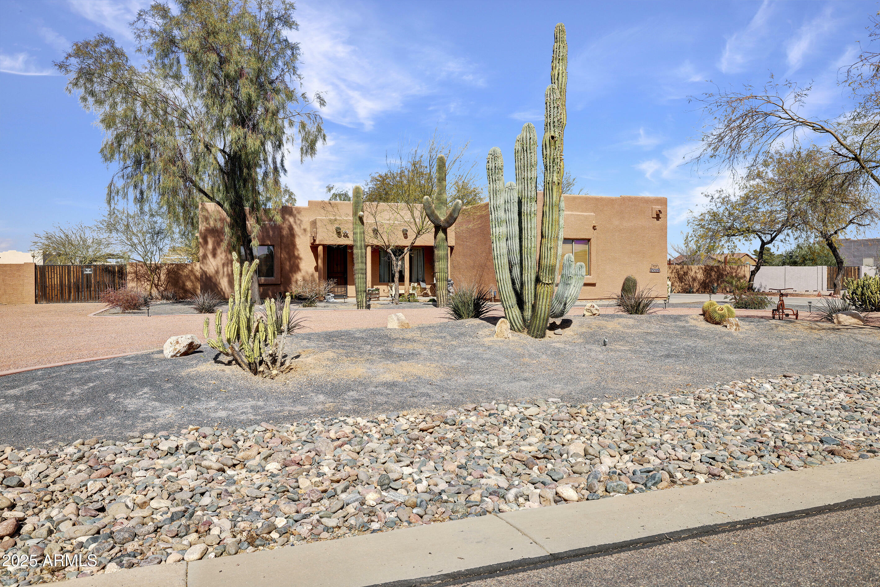 Property Photo:  24522 W Mark Lane  AZ 85361 