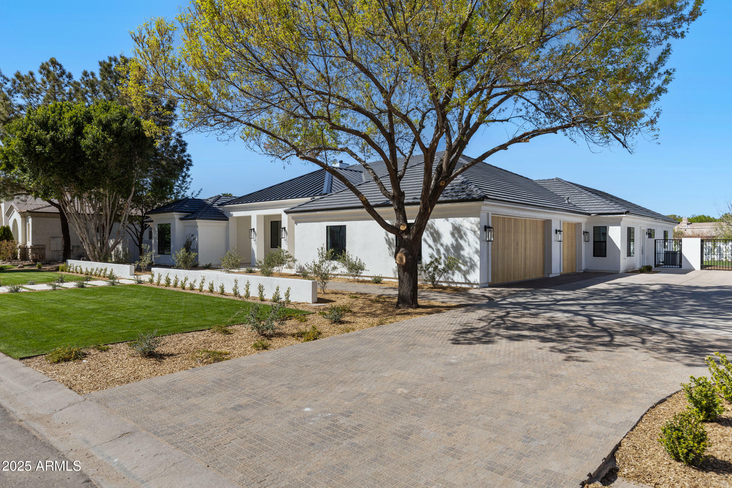 Property Photo: 2964 E Palo Verde Street AZ 85296