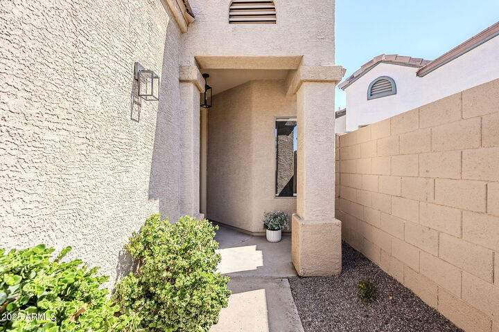 Property Photo:  7027 S 32nd Place  AZ 85042 