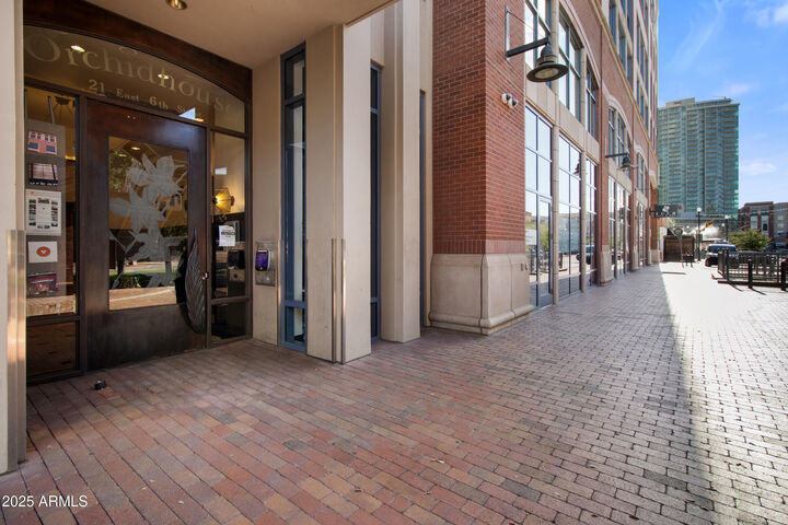 Property Photo: 21 E 6th Street 412 AZ 85281