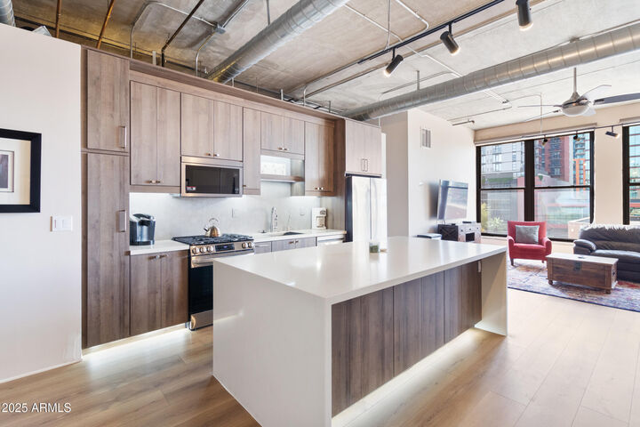 Property Photo:  21 E 6th Street 412  AZ 85281 