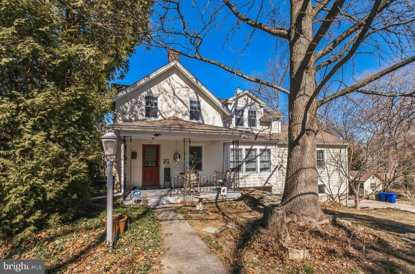 Property Photo:  211 W Waverly Road  PA 19038 