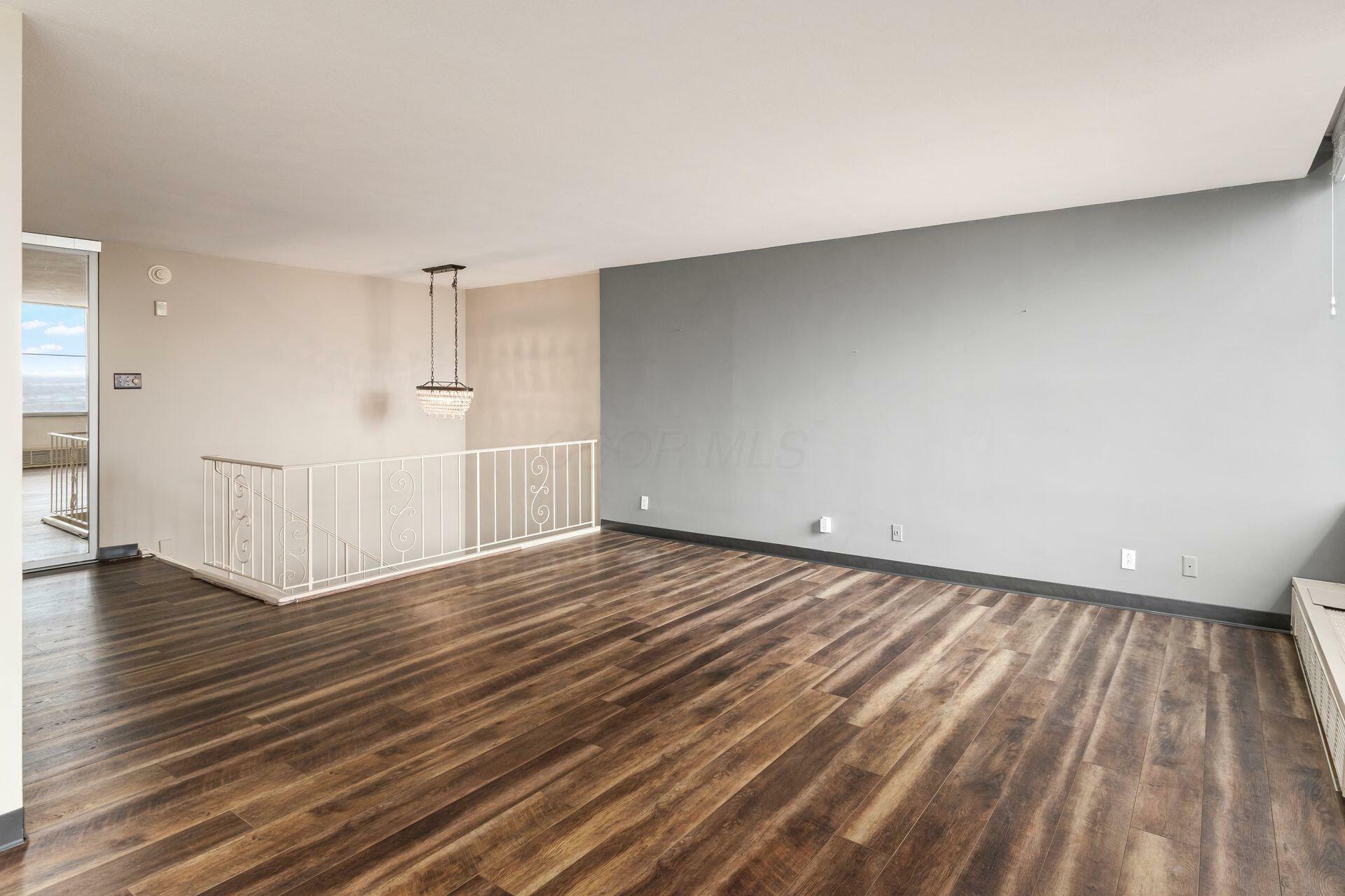 Property Photo: 1000 Urlin Avenue OH 43212