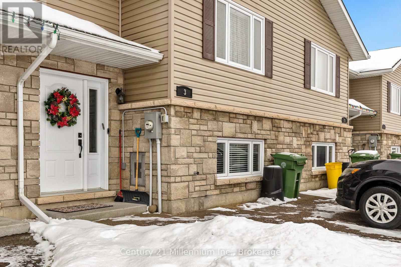 Property Photo:  3 William Thomas Drive  ON K8H 0C1 