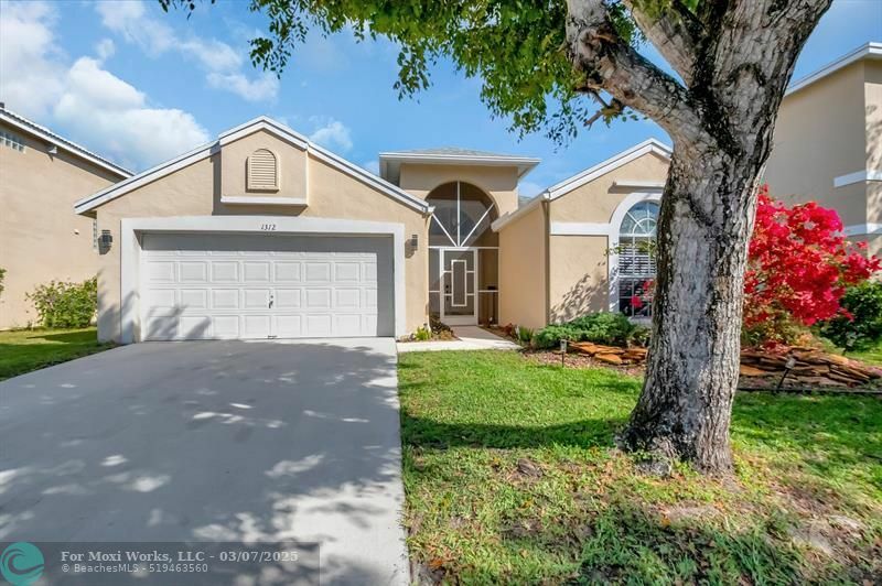 Property Photo:  1312 Fairfax Cir  FL 33436 