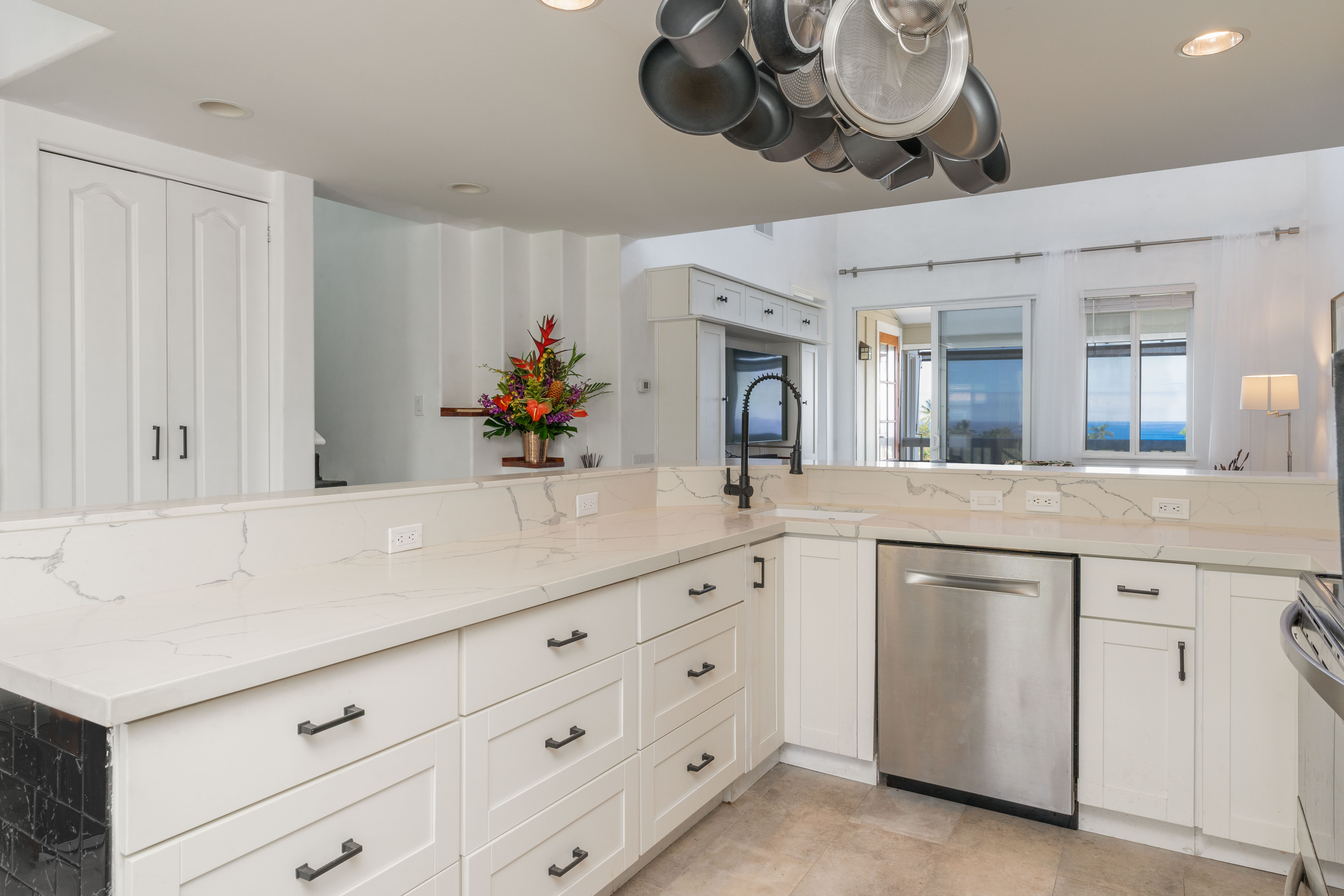 Property Photo: 75-6060 Kuakini Hwy H23 HI 96740