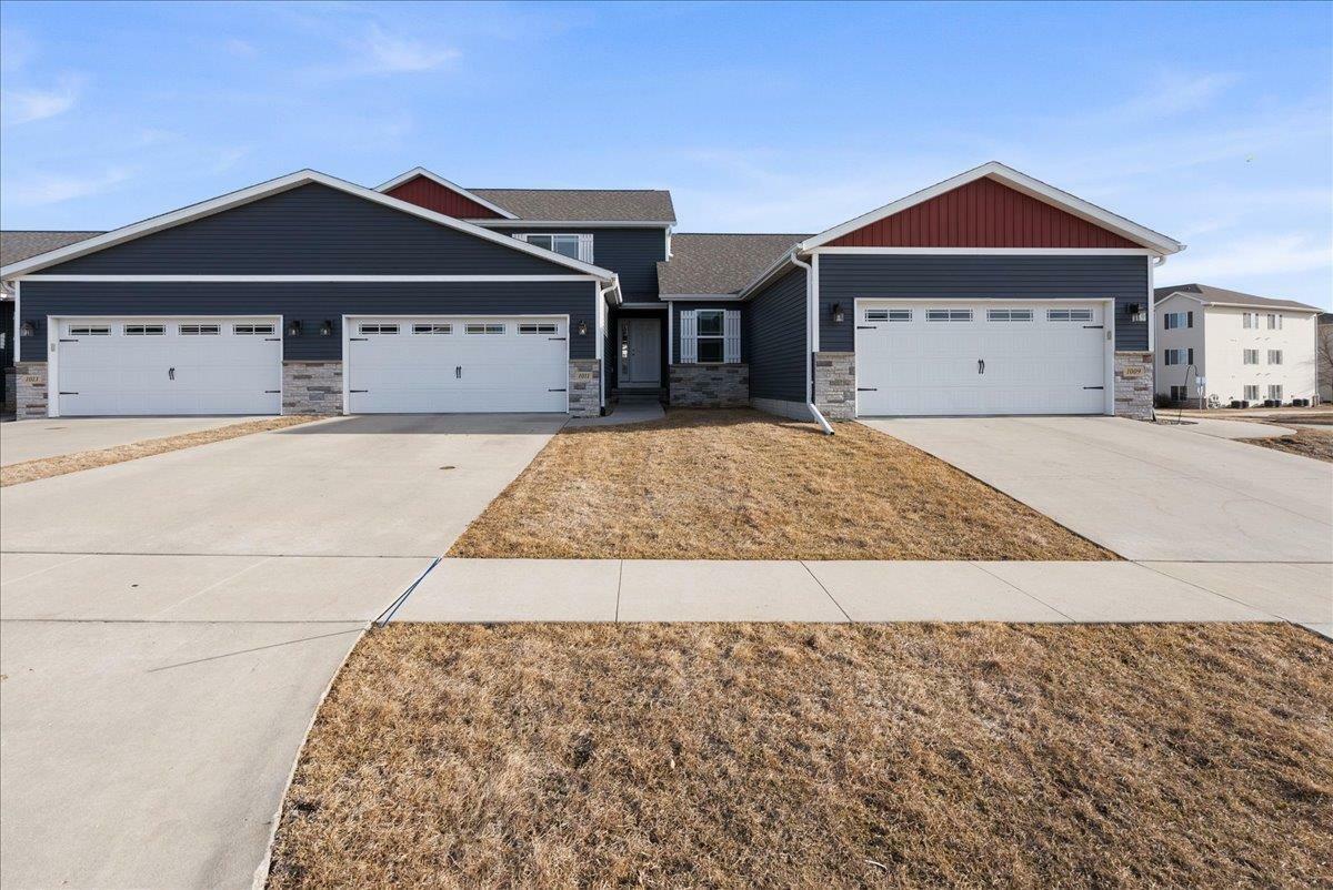 Property Photo: 1011 Loren Drive IA 50613