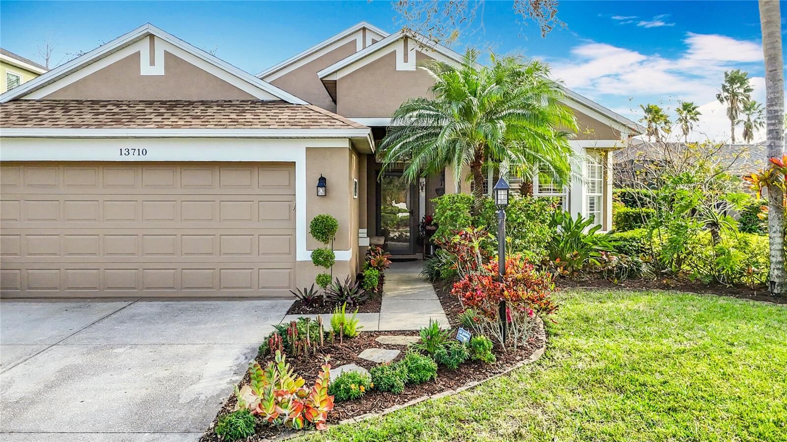 Property Photo: 13710 Glossy Ibis Place FL 34202