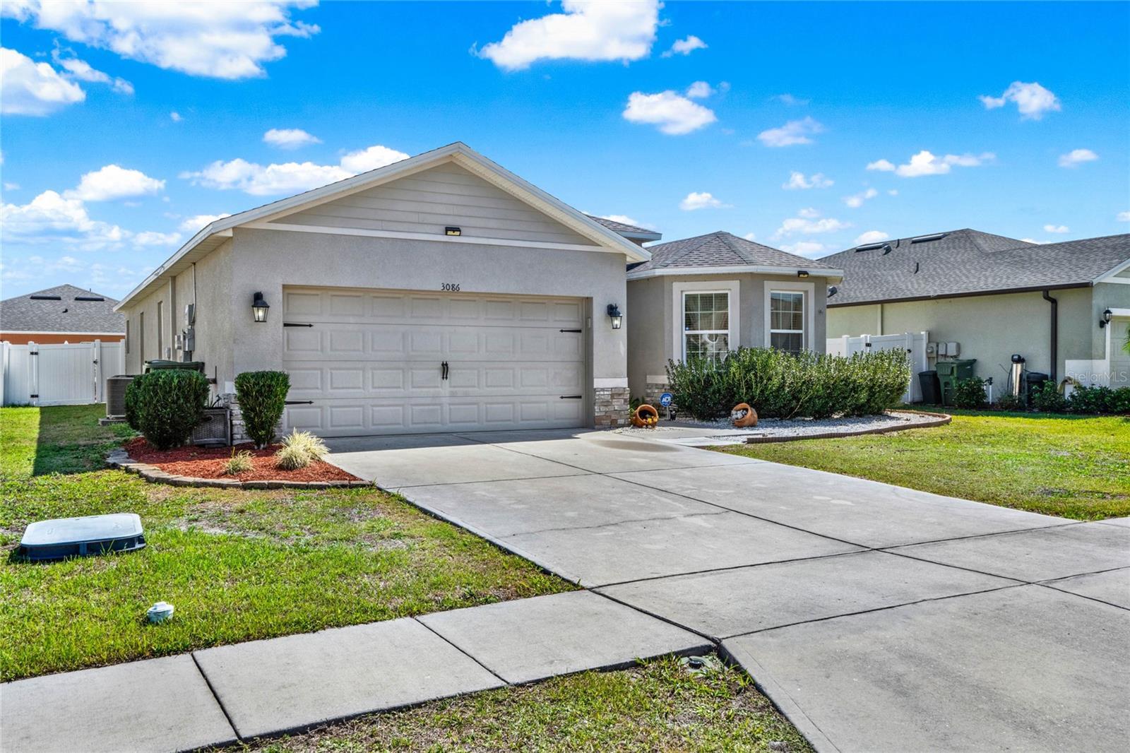 Property Photo: 3086 Brenton Manor Loop FL 33881