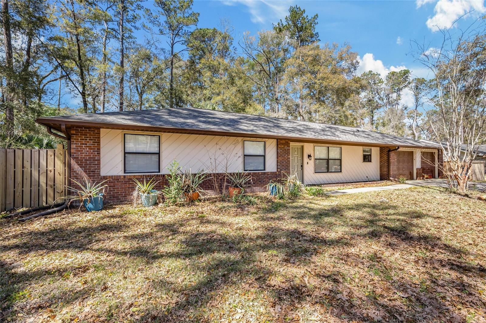 Property Photo: 520 SW 77th Terrace FL 32607