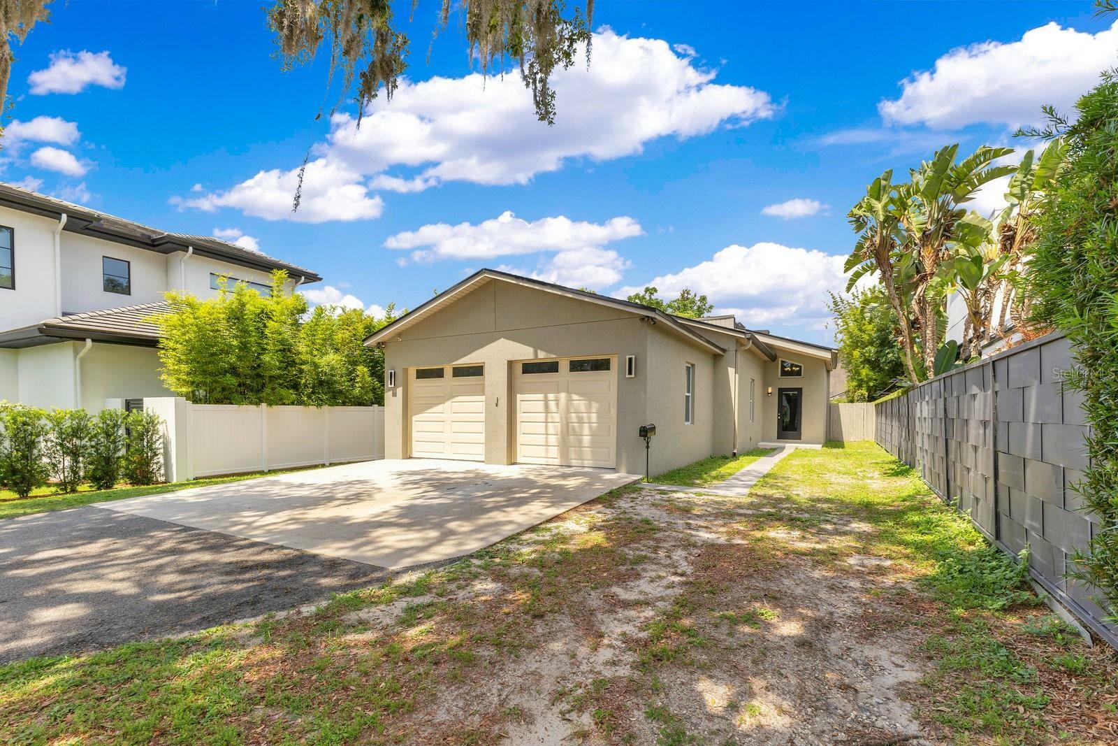 Property Photo: 1213 Richmond Road FL 32789