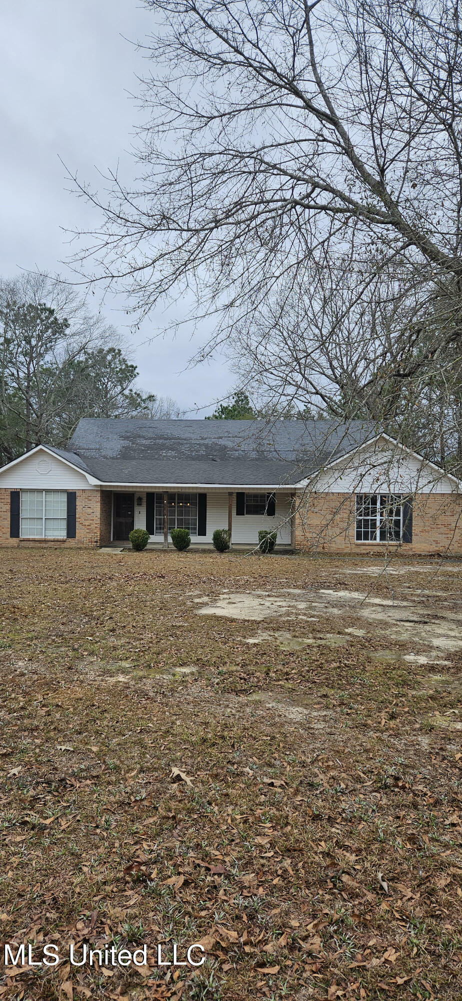 Property Photo:  1740 Woodland Drive  MS 39577 